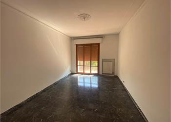 Favaro zona mercato due camere 